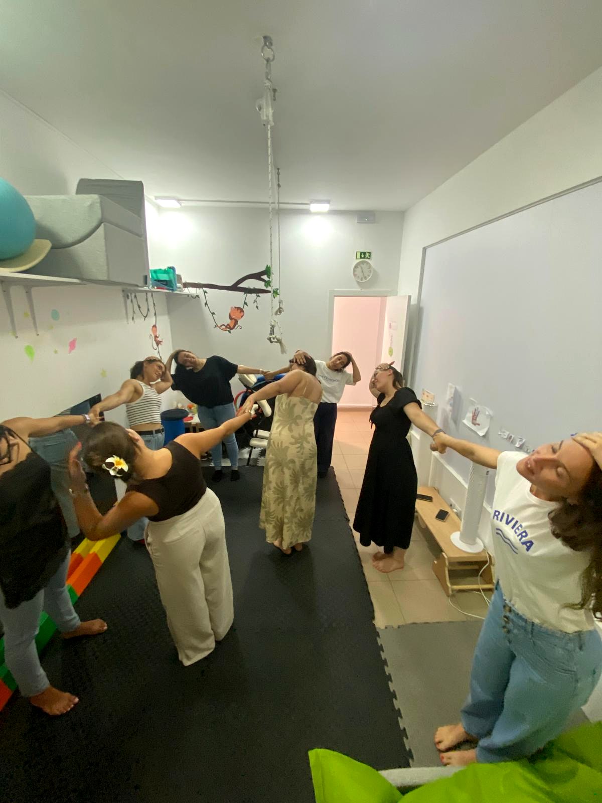 Equipa em sessão de bem-estar